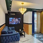 Luxury Continental Two Apartment *