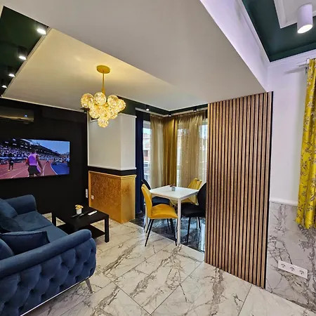 Luxury Continental Two Апартамент *